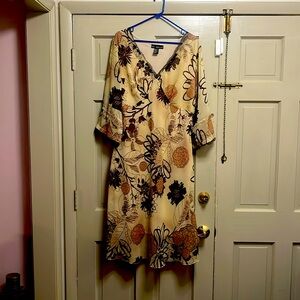 Mlle Gabrielle dress. Beige print. Size 16W. Side zip.